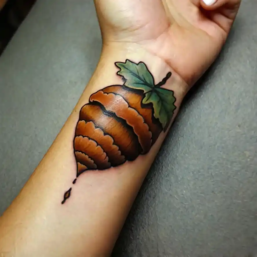 Acorn with Oak Leaf