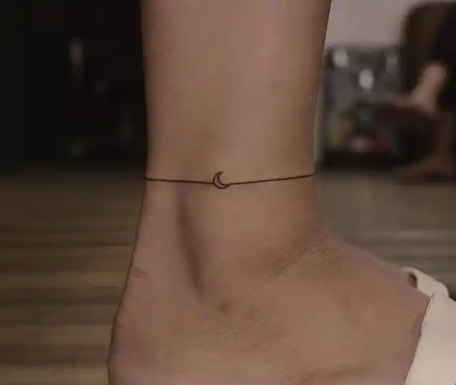 Single Line Moon Anklet