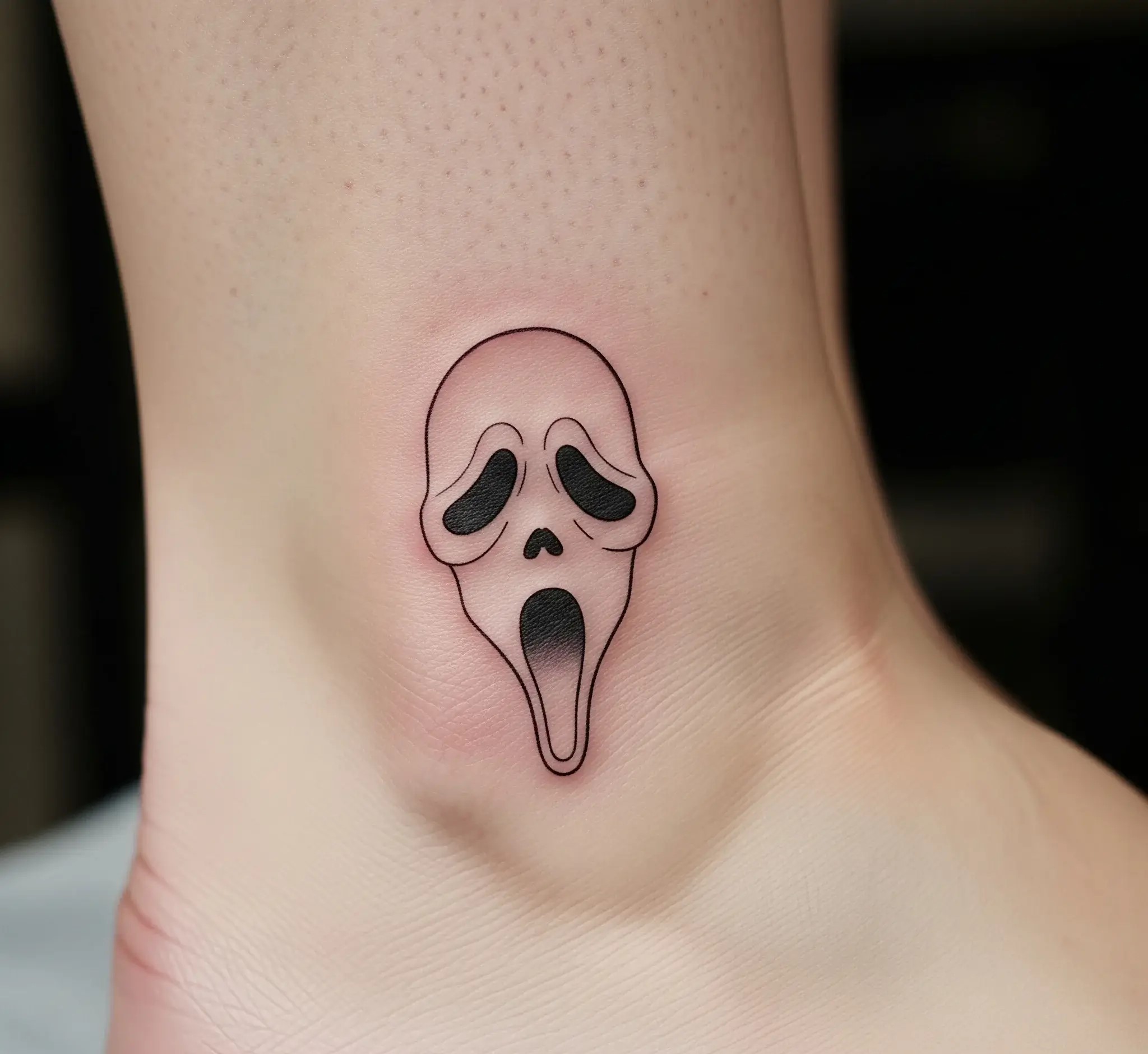 Minimalist Ghostface Outline