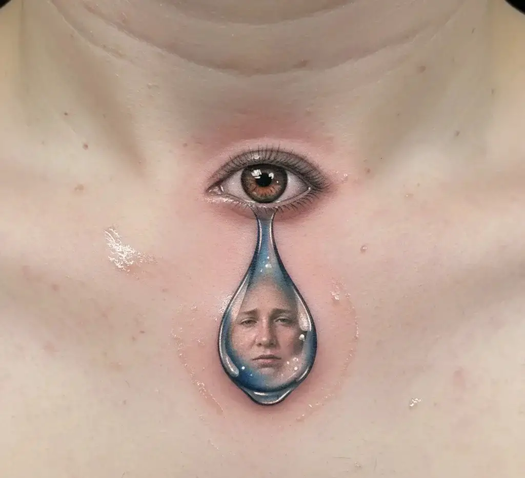 Micro Realistic Eye Tear Drop