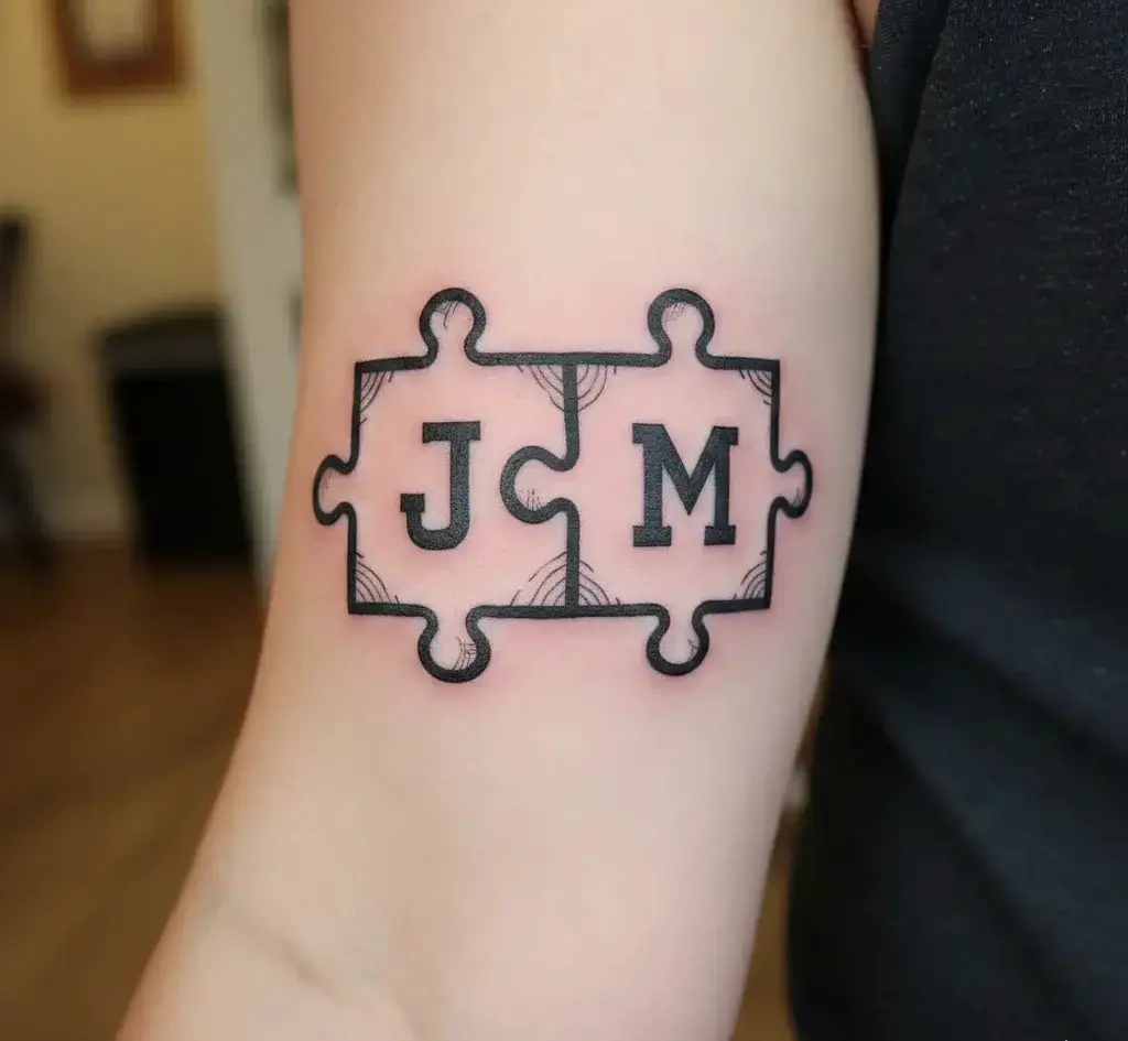 Linked Puzzle Pieces